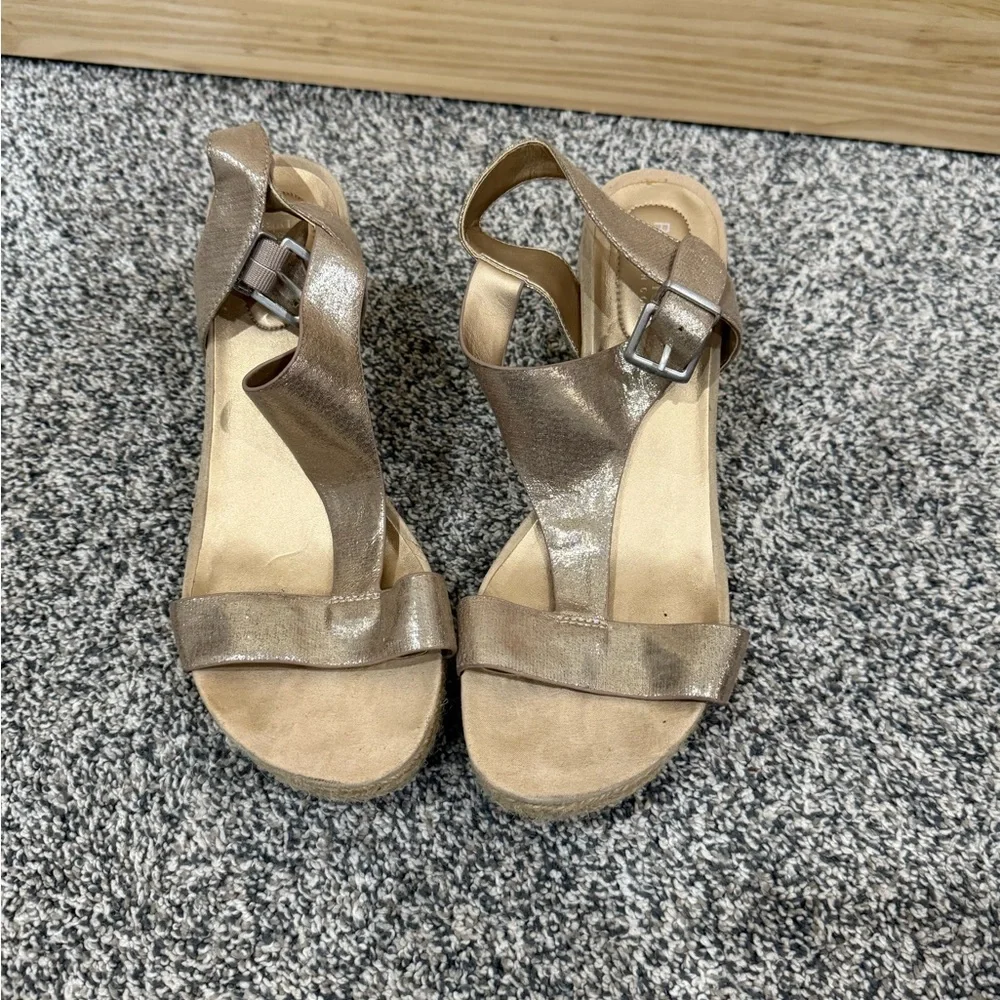 Kenneth Cole Wedge Sandal